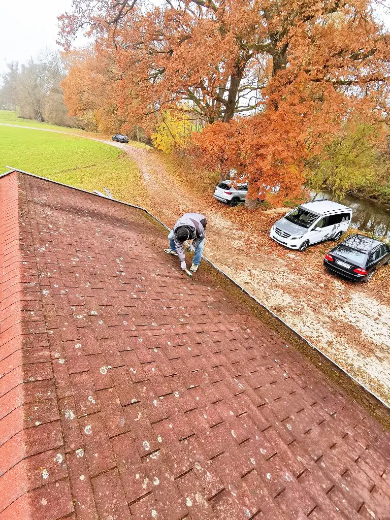 Hüttendach_reinigen_Bild_2